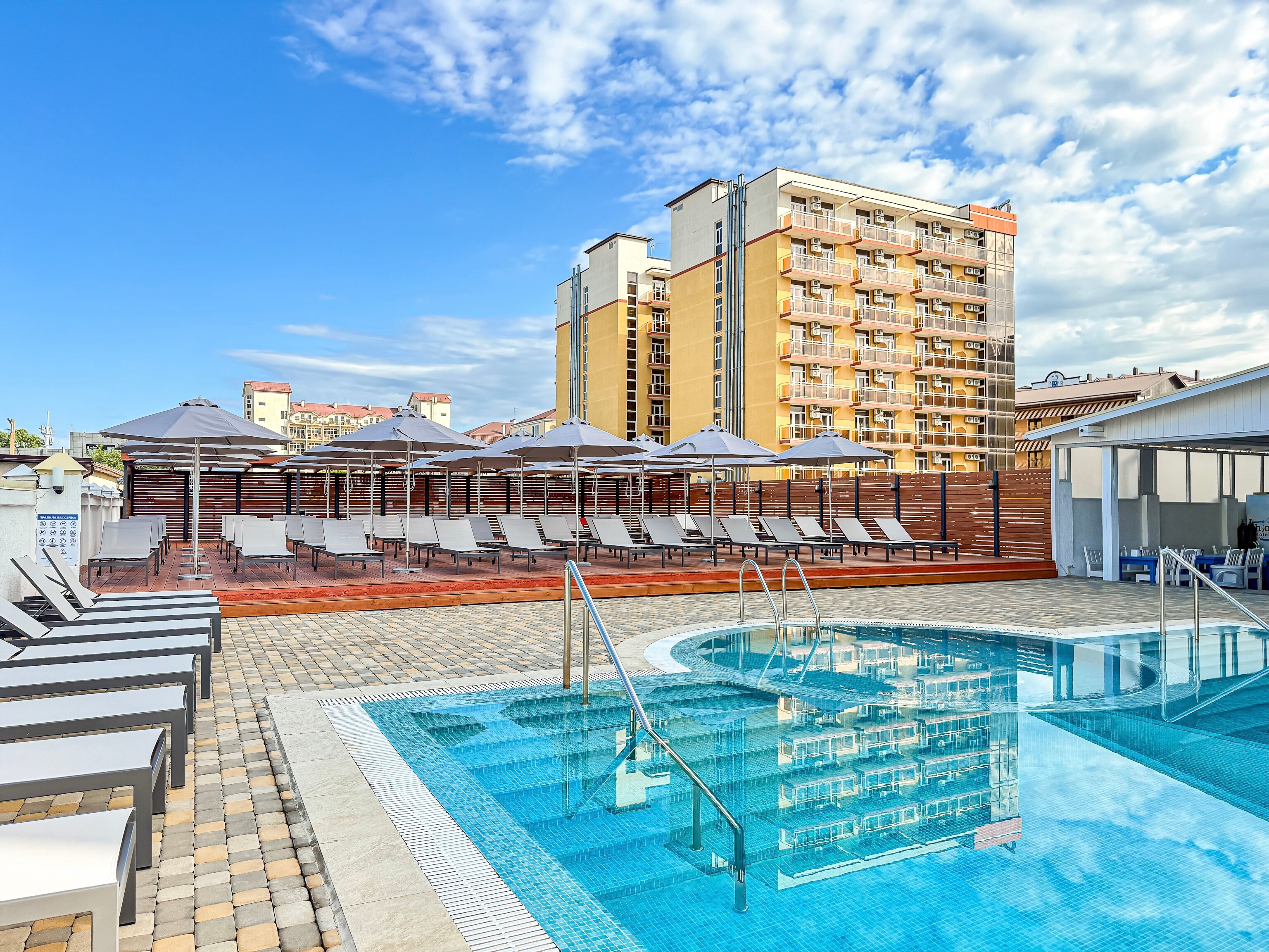 Фото отеля 1