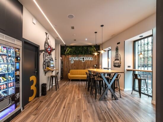 Фото Petit Hostel La Latina