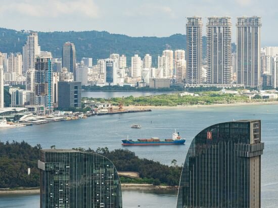 Фото Hualuxe Xiamen Haicang Harbour View, an Ihg Hotel