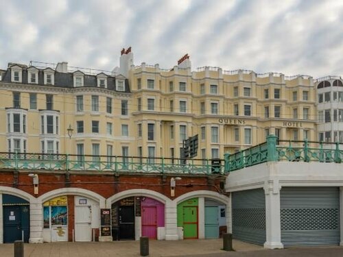 Внешний вид отеля Queens Hotel в Брайтоне, фото 5