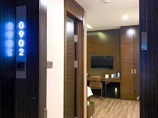 Фото Queen Ann Hotel