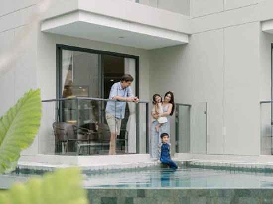 Фото Phuket Emerald Beach Resort