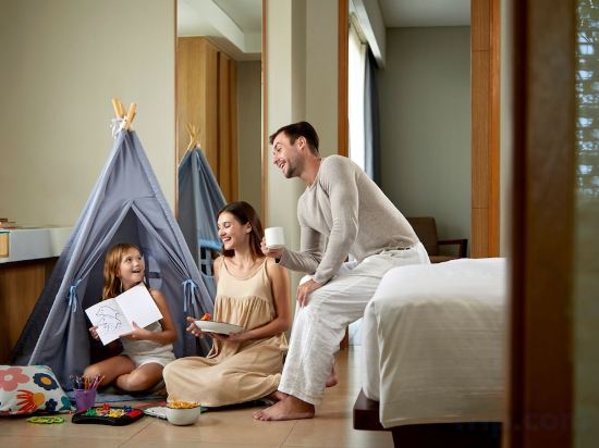 Фото Courtyard by Marriott Bali Seminyak Resort