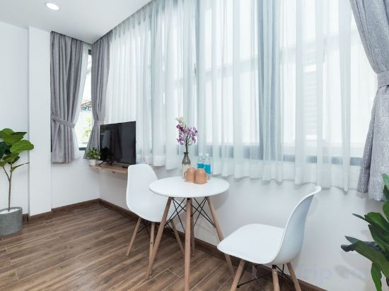 Фото Cozrum Homes Charming Corner 2