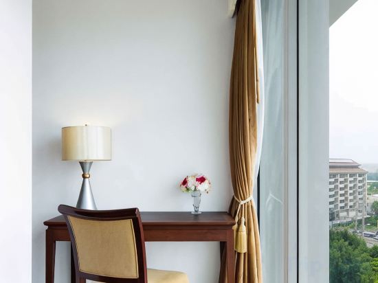 Фото Aiyara Grand Hotel