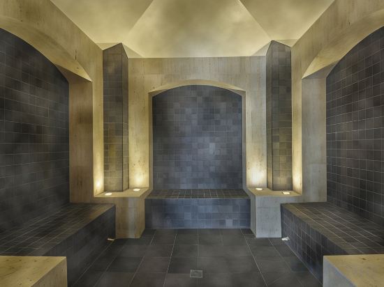 Фото Convento do Espinheiro, Historic Hotel & SPA