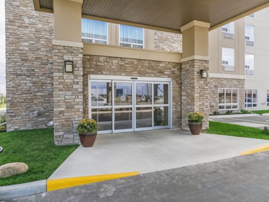 Фото Comfort Inn & Suites Edmonton International Airport