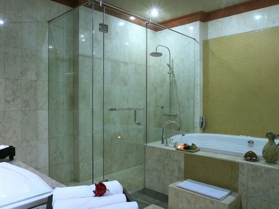 Фото Kusuma Sahid Prince Hotel