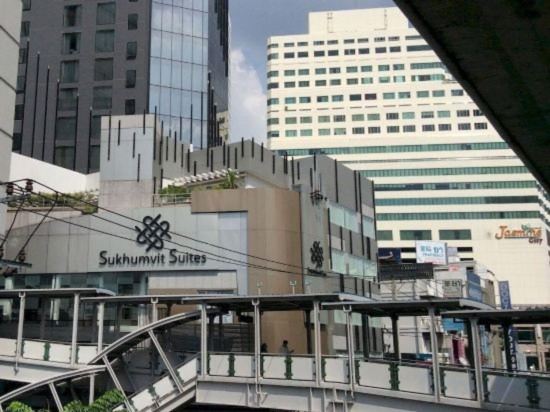 Фото Отель Sukhumvit Suites