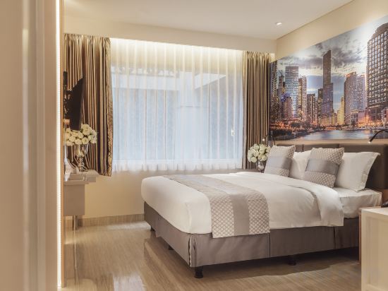 Фото Grand Viveana Hotel