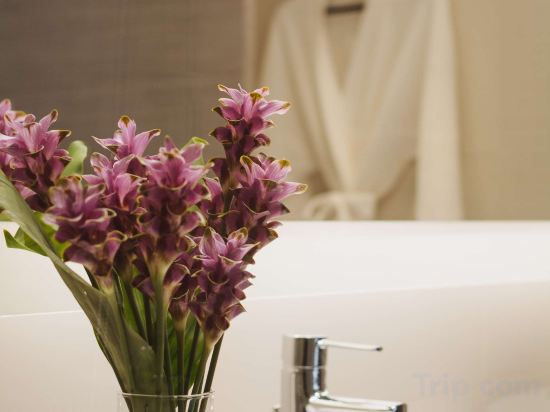 Фото Hyatt Place Bangkok Sukhumvit 24