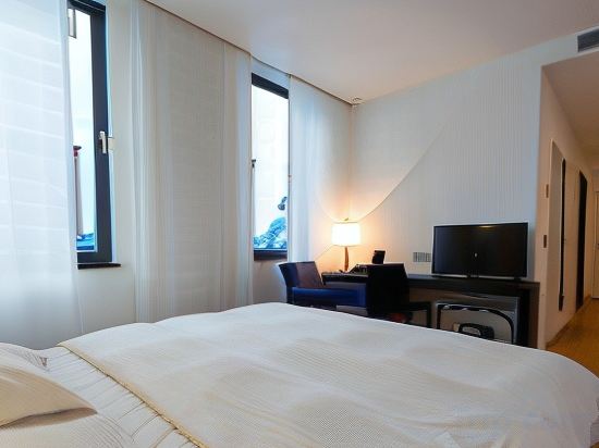 Фото Aqua Hotel Brussels