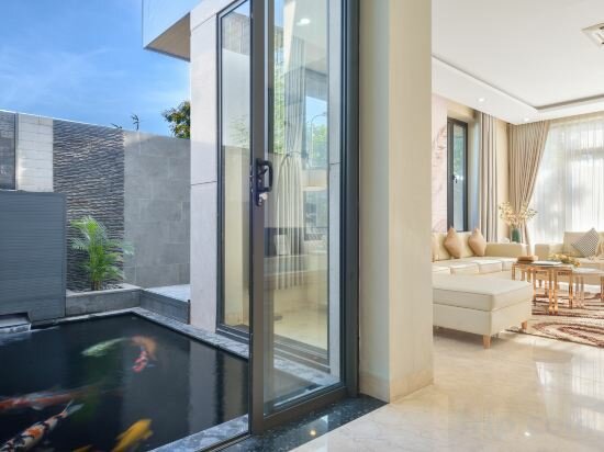 Фото May Crystal Pool Villa 5brs near My Khe beach