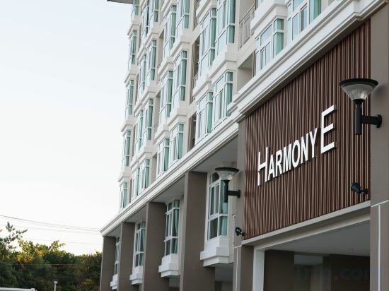 Фото Harmony Resort Hotel