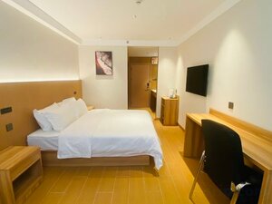 Haikou Yijia Apartment (Beside Wuyuanhe Gymnasium, No. 67, Shijin Village, Changliu Town), hotel