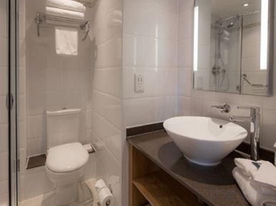 Фото DoubleTree by Hilton Bath