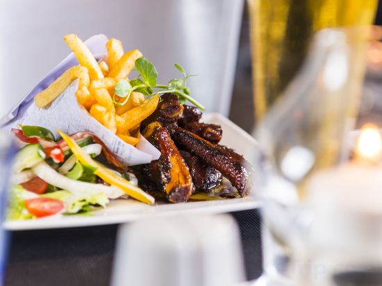 Фото Onomo Hotel Cape Town – Inn on the Square