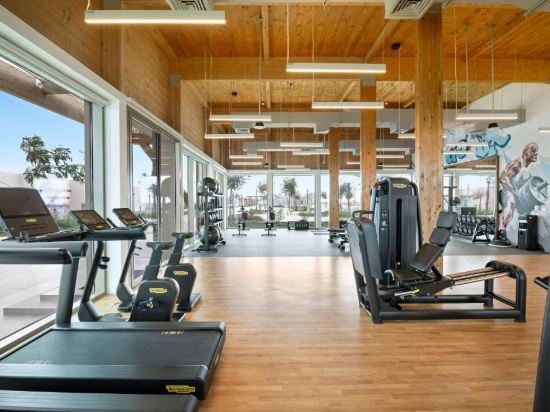 Фото Fuwairit Kite Beach Tapestry Collection by Hilton