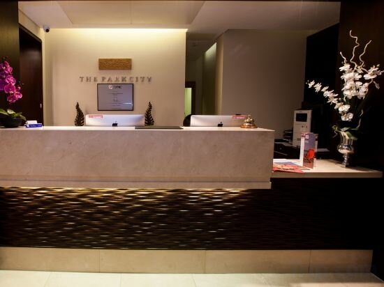 Фото Park City Grand Plaza Kensington