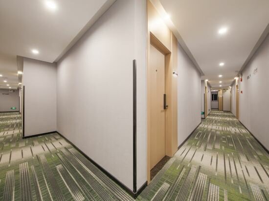 Фото GreenTree Inn Express Hotel