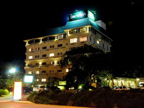Гостиница Rattana Park Hotel в Пхитсанулоке