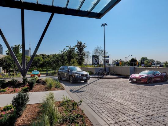 Фото Hotel X Toronto by Library Hotel Collection