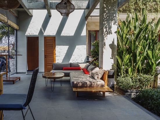 Фото Canggu Hype Suites