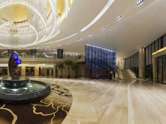 Фото Crowne Plaza Tianjin Meijiangnan