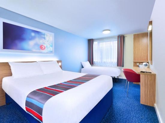 Фото Travelodge London Central Aldgate East