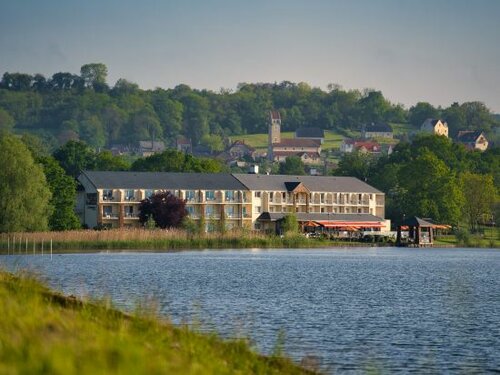 Гостиница Hotel The Originals du Golf de l'Ailette Laon Sud в Суассоне