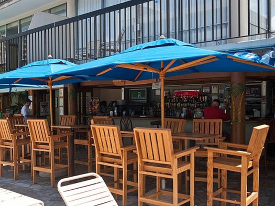 Фото Hilton Garden Inn Waikiki Beach