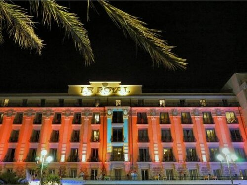 Гостиница Hôtel Vacances Bleues Le Royal в Ницце