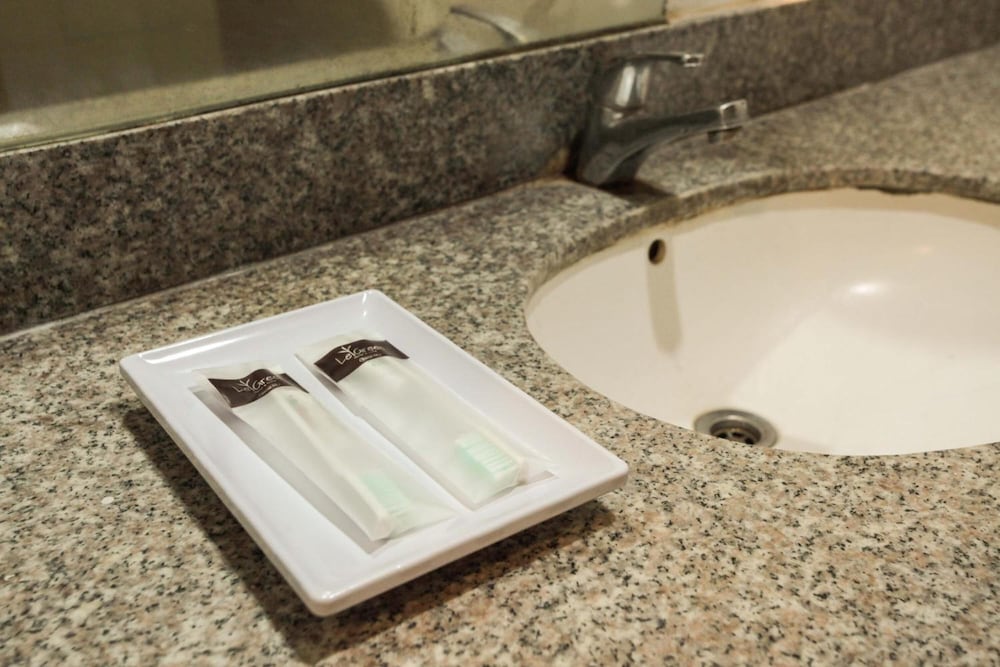 Фото LeGreen Suite Tondano