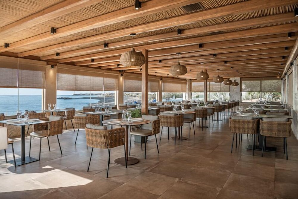 Фото Kakkos Beach Hotel - Adults Only