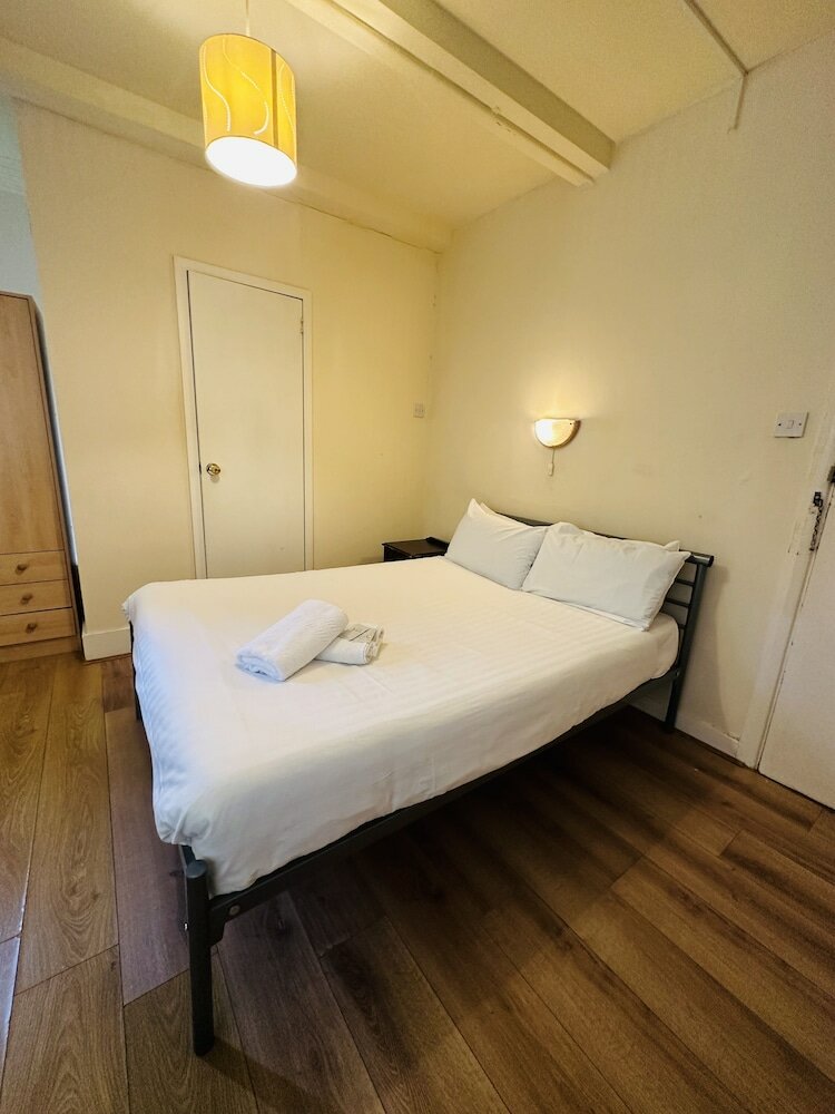 Фото Lonsdale Hotel