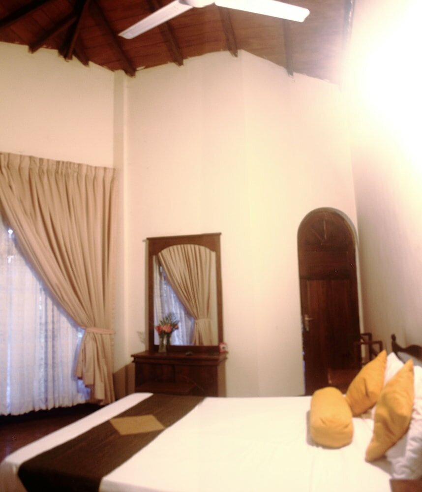 Фото Tree Breeze Inn