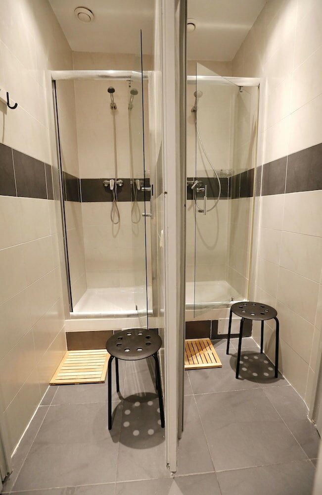 Фото Onefam Sungate Hostel Madrid