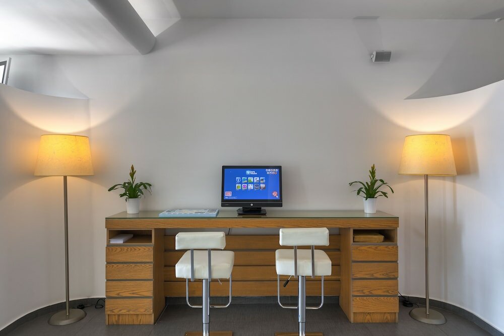 Фото Lithos by Spyros & Flora