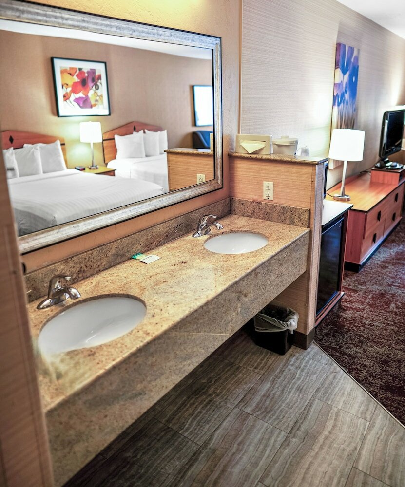 Фото Crystal Inn Hotel & Suites Midvalley