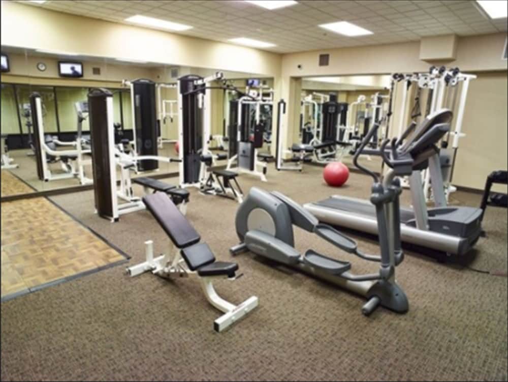 Фото LivINN Hotel Minneapolis North Fridley