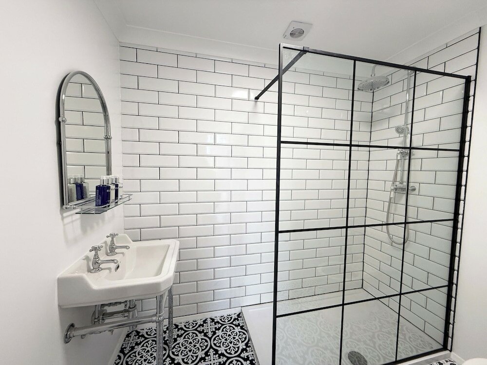 Фото The Knoll House