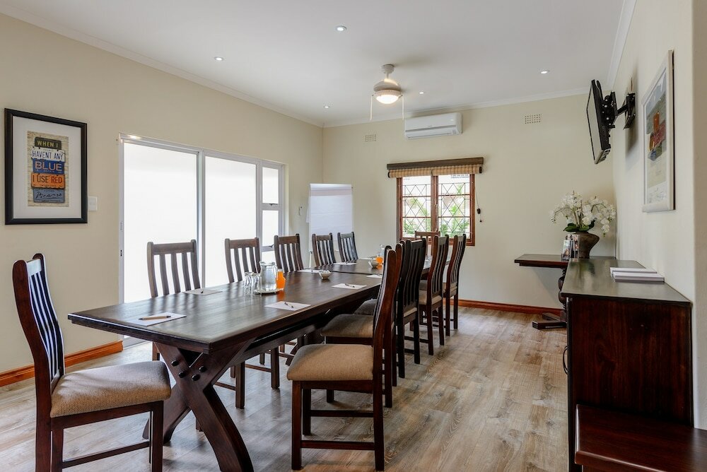 Фото Umthunzi Hotel & Conference