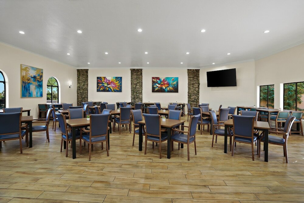 Фото La Fuente Inn & Suites