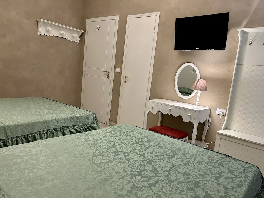 Фото Calais Milan Boutique Hotel