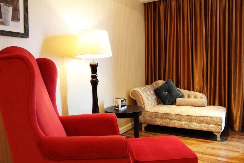 Фото Adimulia Hotel Medan