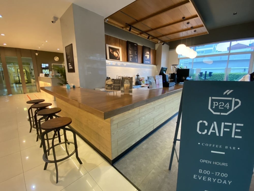 Фото The Royal Bee Apart Hotel