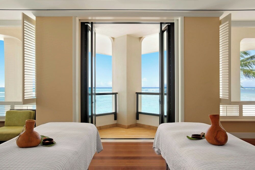 Фото Moana Surfrider, A Westin Resort & SPA, Waikiki Beach