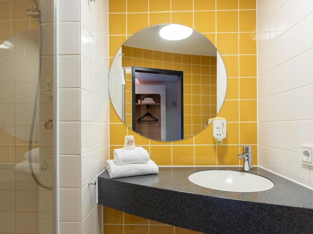 Фото B&b Hotel Düsseldorf-City