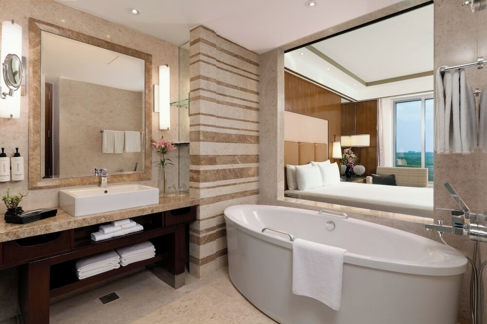 Фото Crowne Plaza New Delhi Okhla