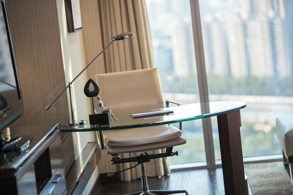 Фото Renaissance Shanghai Putuo Hotel